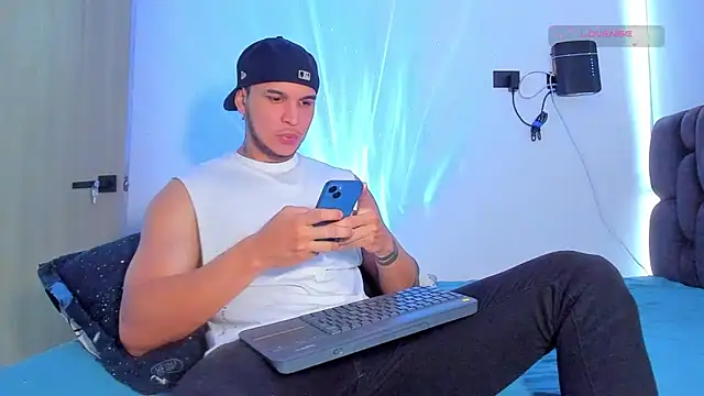 austinoficial online show from 03/12/26, 09:08