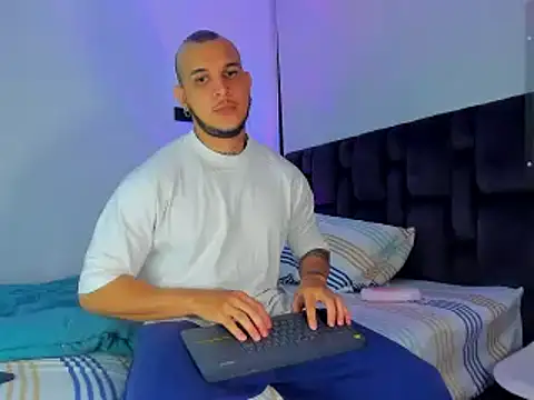 austinoficial online show from 02/05/26, 03:57