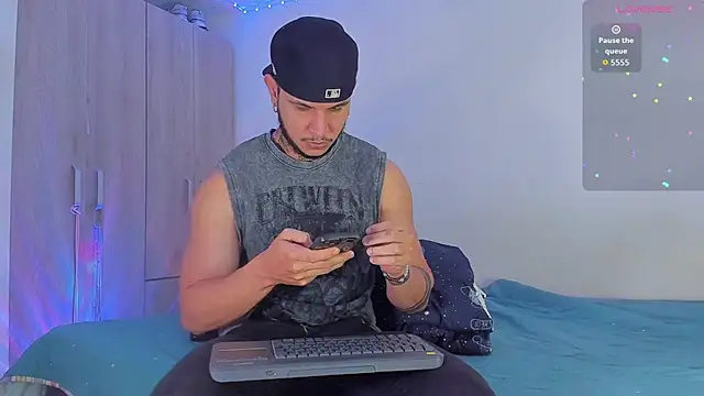 austinoficial online show from 11/20/25, 07:47