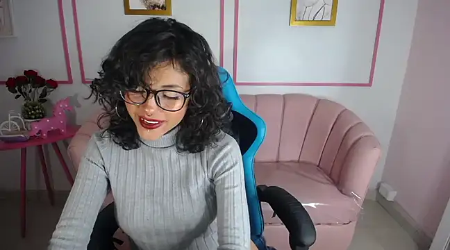 zoe ch  online show from 03/17/25, 09:35