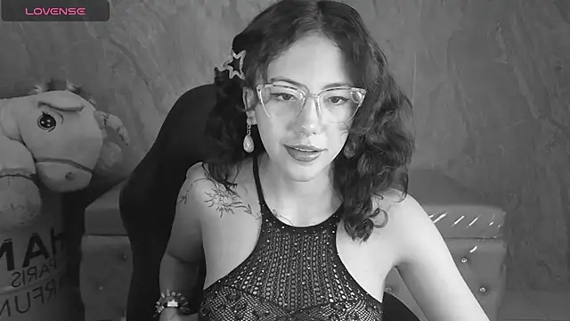 Snapshot of zoe_ch_ chatting on 07/08/26, 03:08 zoe ch online show from 07/08/26, 03:08