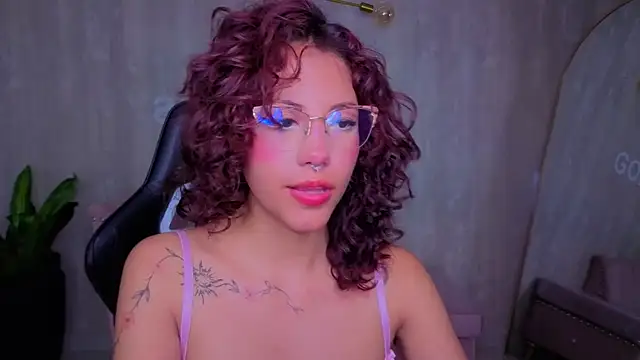 Snapshot of zoe_ch_ chatting on 06/05/26, 03:00 zoe ch online show from 06/05/26, 03:00