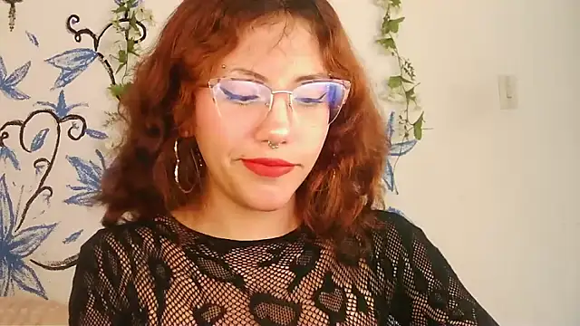 Snapshot of zoe_ch_ chatting on 02/18/26, 04:21 zoe ch online show from 02/18/26, 04:21