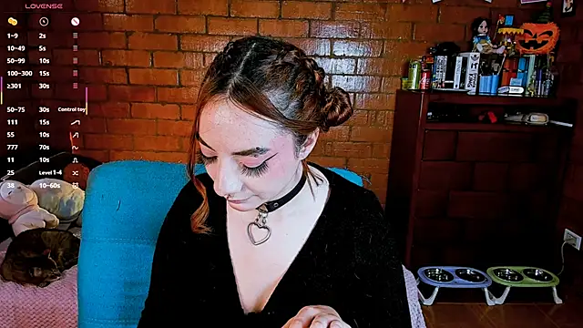 Annycolin  online show from 02/13/26, 09:37