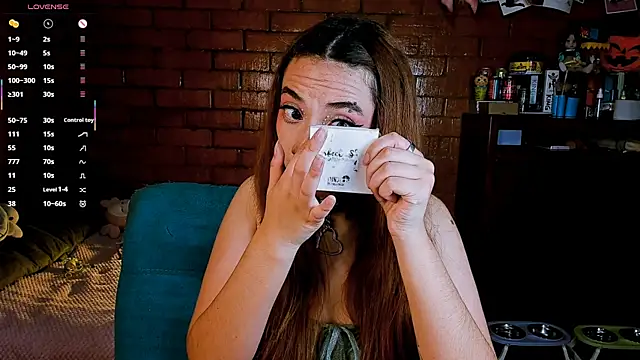 Annycolin  online show from 03/18/26, 09:37