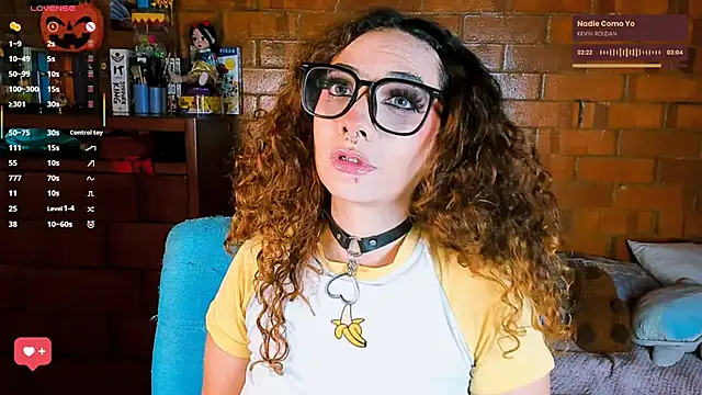 Annycolin  online show from 10/29/25, 02:43