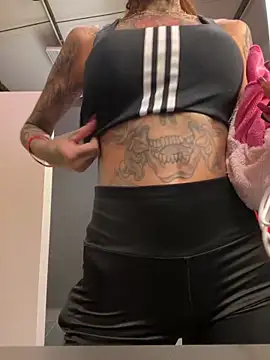 Snapshot of Black_sweet_Rose chatting on 02/05/25, 06:04 Black sweet Rose online show from 02/05/25, 06:04