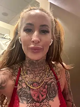 Snapshot of Black_sweet_Rose chatting on 12/15/25, 11:38 Black sweet Rose online show from 12/15/25, 11:38