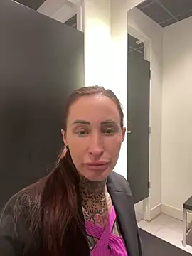 Snapshot of Black_sweet_Rose chatting on 02/19/25, 03:16 Black sweet Rose online show from 02/19/25, 03:16