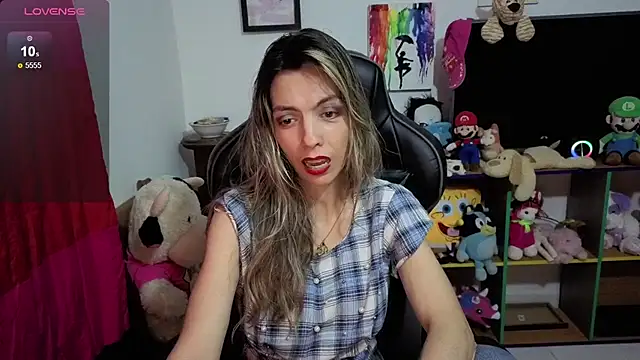 Princezzlove3 online show from 10/27/25, 12:33