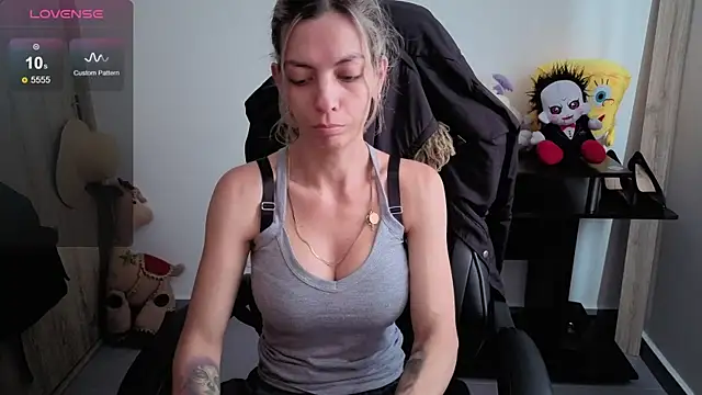 Princezzlove3 online show from 03/23/26, 02:50