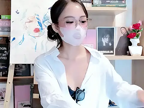 Snapshot of Lush-Office chatting on 10/26/25, 01:44 Lush-Office online show from 10/26/25, 01:44