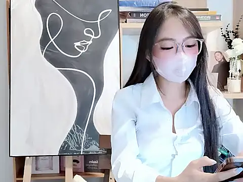 Snapshot of Lush-Office chatting on 12/05/25, 06:56 Lush-Office online show from 12/05/25, 06:56