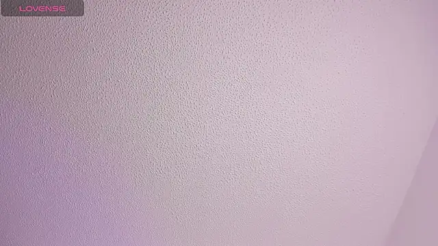 Snapshot of raven__white1 chatting on 03/11/25, 12:44 raven white1 online show from 03/11/25, 12:44