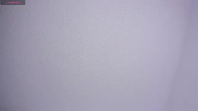 Snapshot of raven__white1 chatting on 02/18/25, 01:43 raven white1 online show from 02/18/25, 01:43
