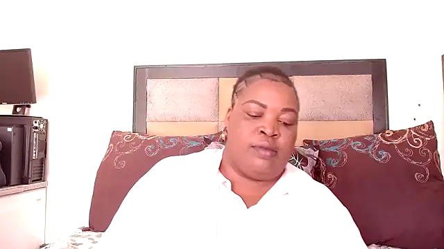 Snapshot of omalicha98 chatting on 12/16/25, 08:18 omalicha98 online show from 12/16/25, 08:18