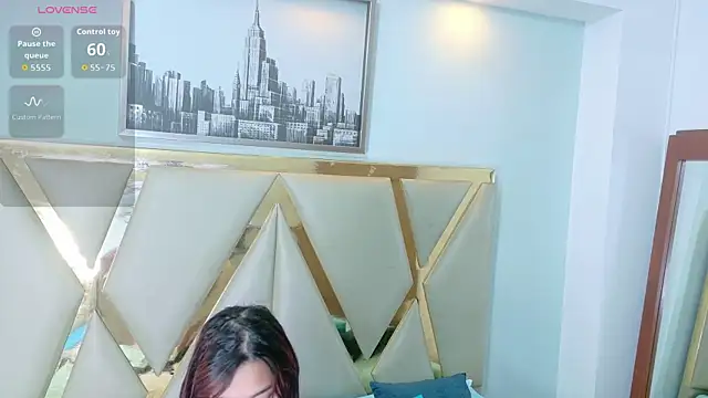 hot-littlechill online show from 10/17/25, 08:10