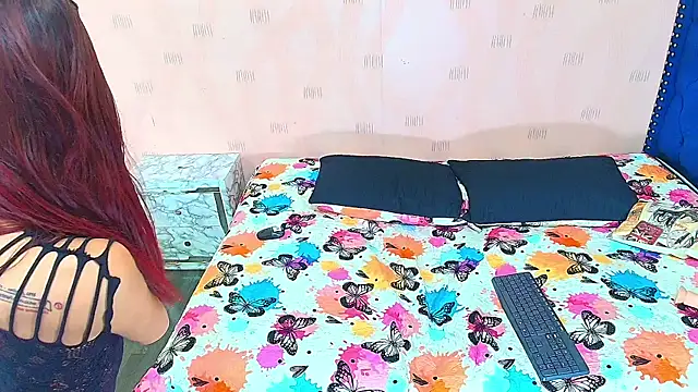 hot-littlechill online show from 02/21/25, 01:00