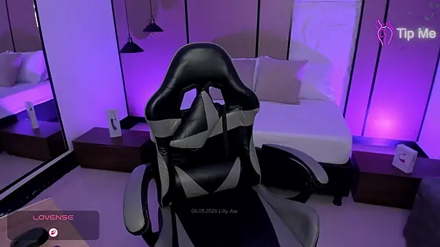 lilly ass  online show from 05/06/26, 01:04