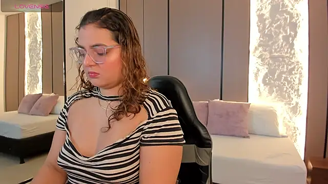 lilly ass  online show from 01/07/26, 12:21