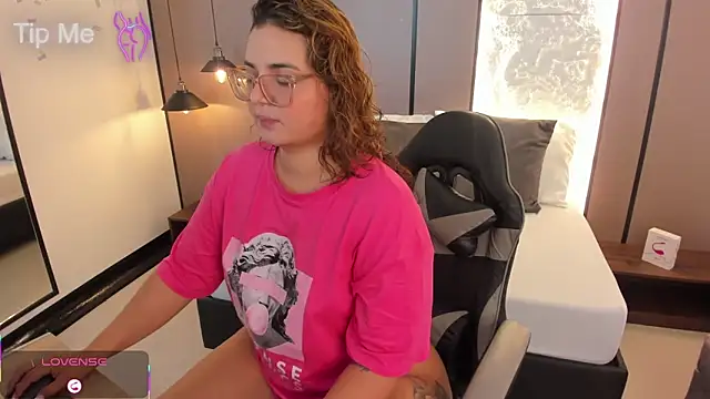 lilly ass  online show from 10/09/25, 12:17