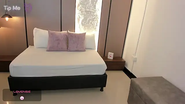 lilly ass  online show from 11/17/25, 01:04