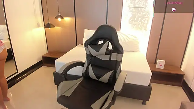 lilly ass  online show from 09/12/25, 12:27