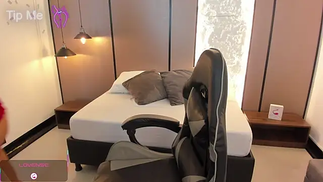 lilly ass  online show from 10/13/25, 12:18