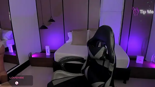 lilly ass  online show from 05/08/26, 12:42