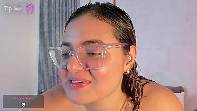 lilly ass  online show from 12/13/25, 08:04