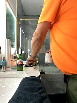 Snapshot of carlospingalinda chatting on 09/18/25, 10:57 carlospingalinda online show from 09/18/25, 10:57