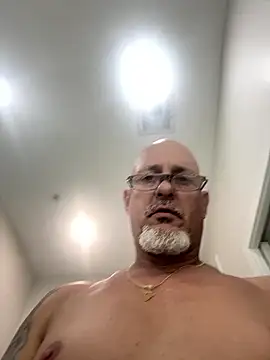 Snapshot of carlospingalinda chatting on 01/16/26, 11:31 carlospingalinda online show from 01/16/26, 11:31