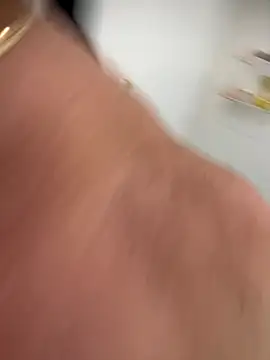 Snapshot of carlospingalinda chatting on 11/25/25, 12:11 carlospingalinda online show from 11/25/25, 12:11