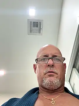 Snapshot of carlospingalinda chatting on 09/15/25, 09:37 carlospingalinda online show from 09/15/25, 09:37