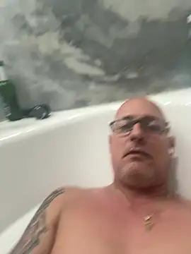 Snapshot of carlospingalinda chatting on 03/21/25, 10:17 carlospingalinda online show from 03/21/25, 10:17