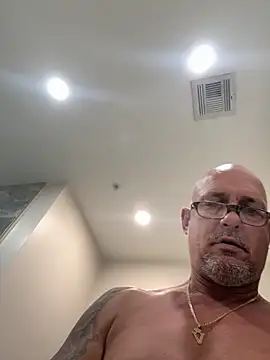 Snapshot of carlospingalinda chatting on 09/10/25, 09:58 carlospingalinda online show from 09/10/25, 09:58