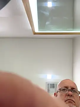 Snapshot of carlospingalinda chatting on 10/05/25, 08:54 carlospingalinda online show from 10/05/25, 08:54