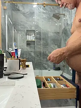 Snapshot of carlospingalinda chatting on 11/16/25, 03:11 carlospingalinda online show from 11/16/25, 03:11