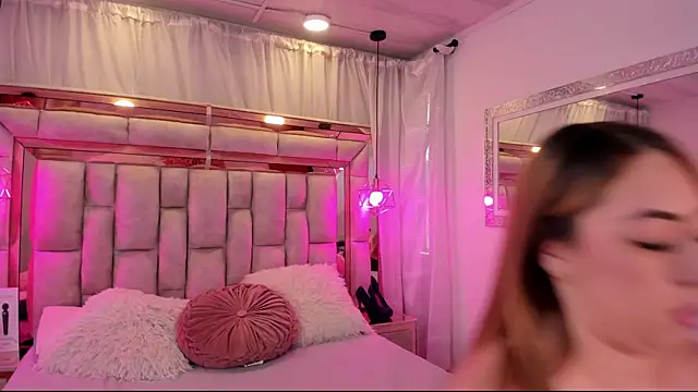 Snapshot of Katalina_Evans chatting on 11/25/25, 11:10 Katalina Evans online show from 11/25/25, 11:10