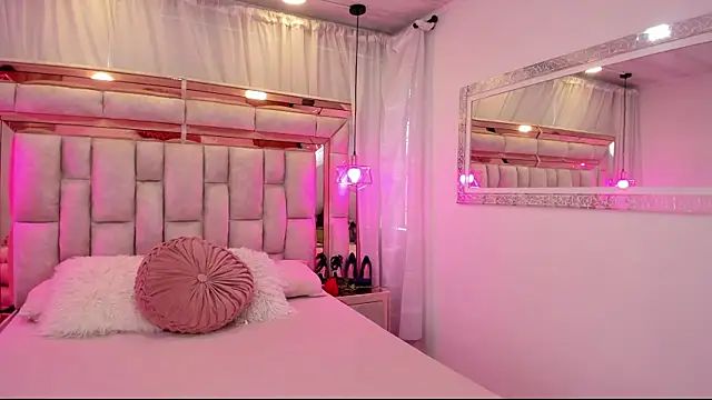 Katalina Evans online show from 12/22/25, 12:27