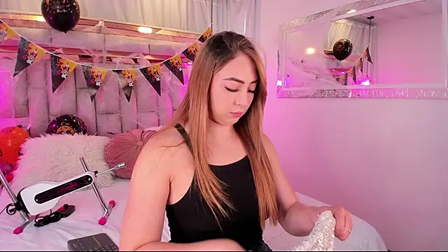 Snapshot of Katalina_Evans chatting on 10/27/25, 12:06 Katalina Evans online show from 10/27/25, 12:06