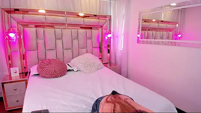 Snapshot of Katalina_Evans chatting on 09/13/25, 09:15 Katalina Evans online show from 09/13/25, 09:15