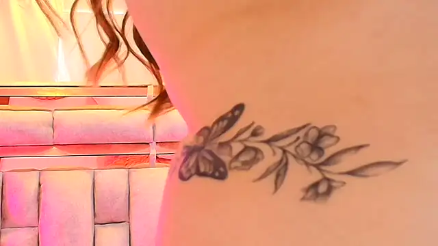 Snapshot of Katalina_Evans chatting on 03/20/25, 03:36 Katalina Evans online show from 03/20/25, 03:36