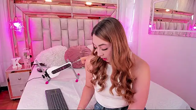 Snapshot of Katalina_Evans chatting on 10/08/25, 12:07 Katalina Evans online show from 10/08/25, 12:07