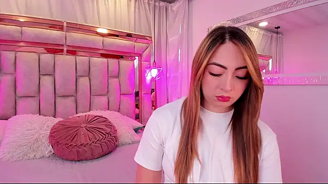 Snapshot of Katalina_Evans chatting on 11/20/25, 11:11 Katalina Evans online show from 11/20/25, 11:11