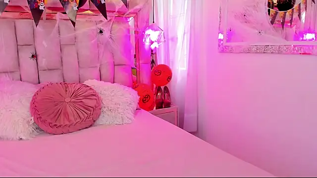 Snapshot of Katalina_Evans chatting on 11/03/25, 12:20 Katalina Evans online show from 11/03/25, 12:20