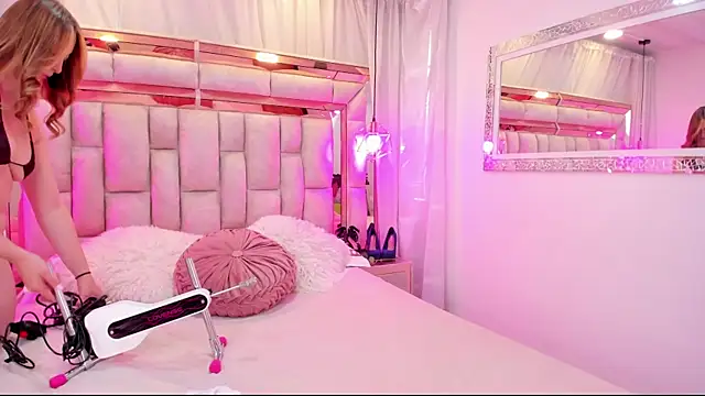 Snapshot of Katalina_Evans chatting on 12/18/25, 11:14 Katalina Evans online show from 12/18/25, 11:14