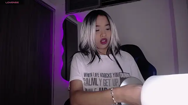 BrigitteRoy  online show from 12/02/25, 02:45