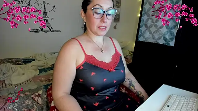 Snapshot of nataparis chatting on 04/18/26, 12:13 nataparis online show from 04/18/26, 12:13