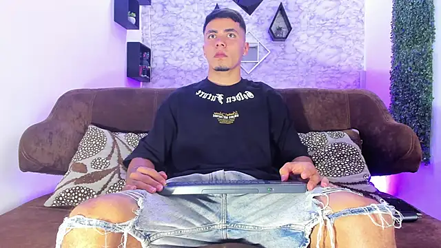 Thomass conor online show from 10/29/25, 07:13